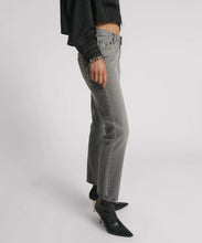 Load image into Gallery viewer, STIXX LOW WAIST SLIM JEAN
