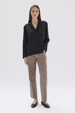 Load image into Gallery viewer, ESSIE SILK LONG SLEEVE SHIRT
