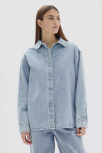 Load image into Gallery viewer, RYLEE DENIM OVERSHIRT
